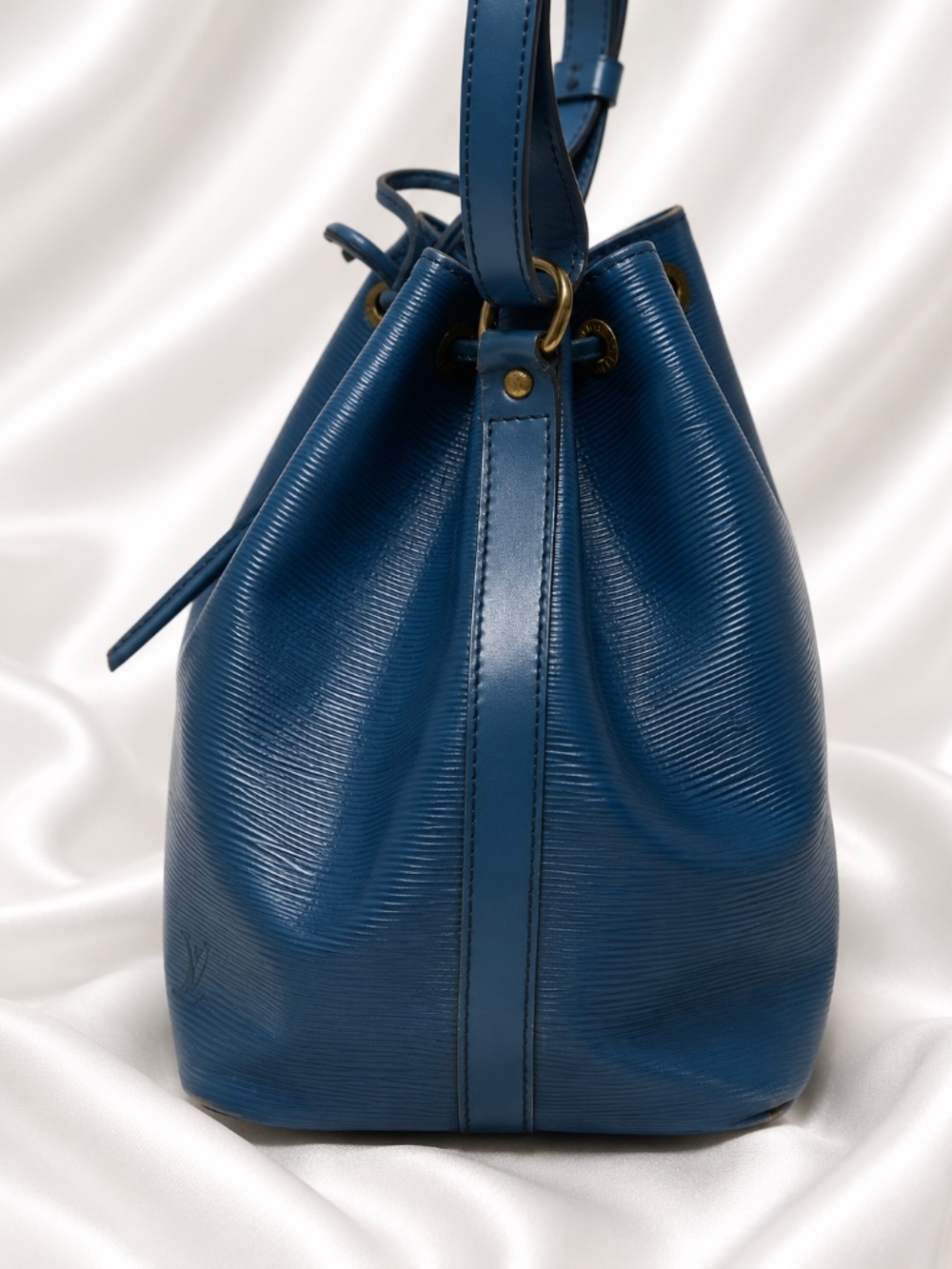 Louis Vuitton Petit Noe Handbag - Blue Epi Leather - Picture 4 of 12